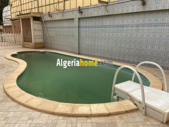 location villa avec piscine et jardin Alger Hydra